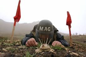 military-officer-diffusing-landmine